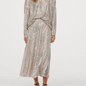 BNWT H&M Silver sequin skirt